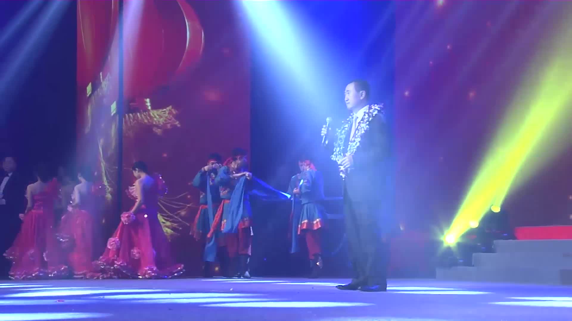 2015年集团年会_王健林董事长年会献歌_父亲的草原母亲的河