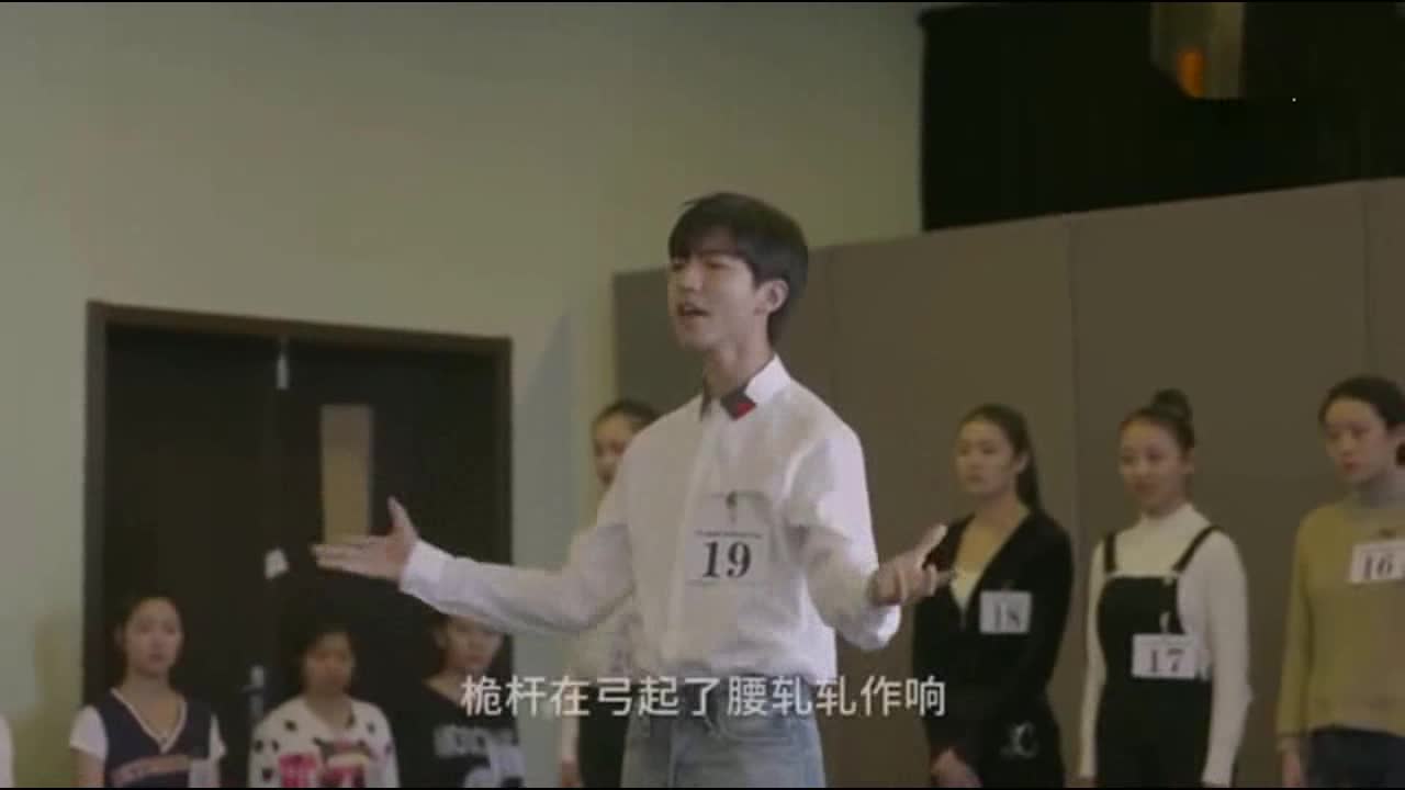 王俊凯朗诵诗歌《帆》 被帅了一脸！