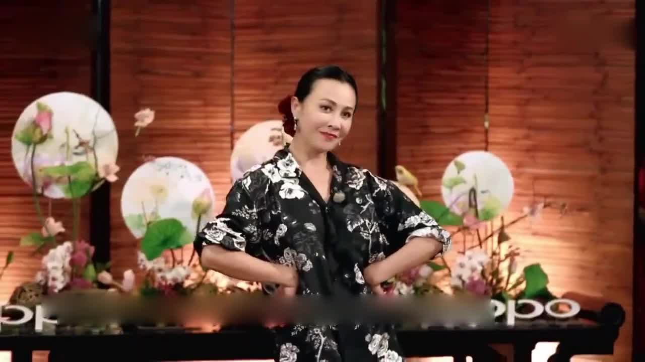刘嘉玲录制《奔跑吧》与跑男家族合影