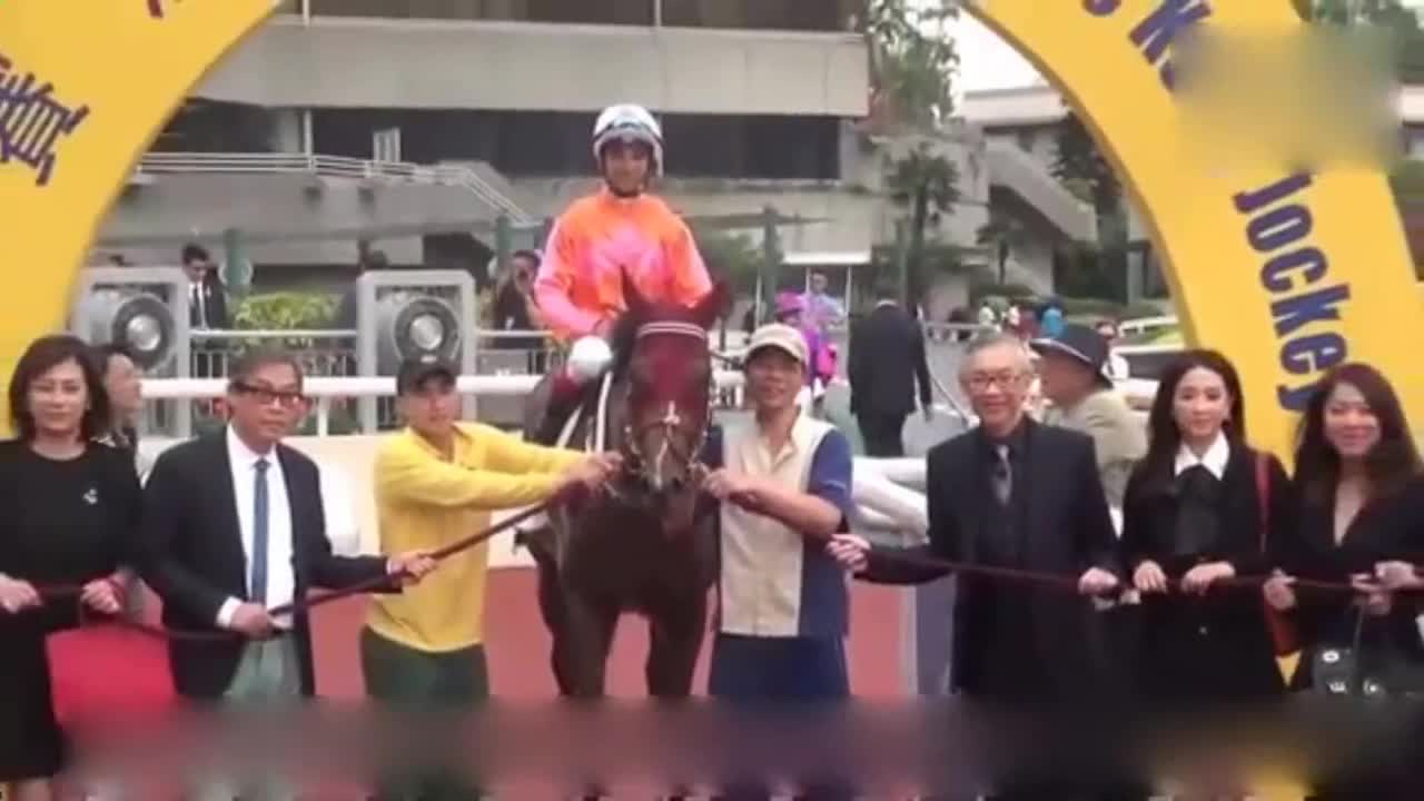 冻龄港姐为爱息影24年 豪门丈夫突传死讯