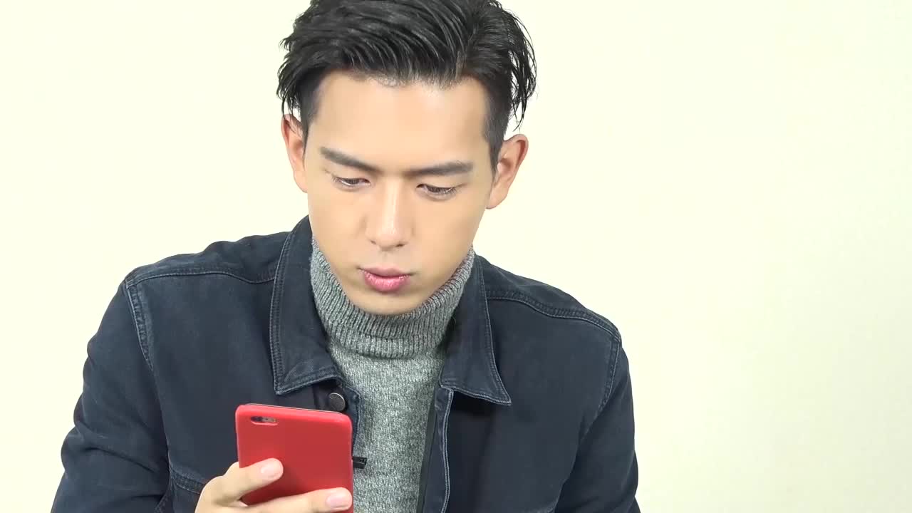 李现约俩女生喝咖啡，带长发美女回家疑似交往中