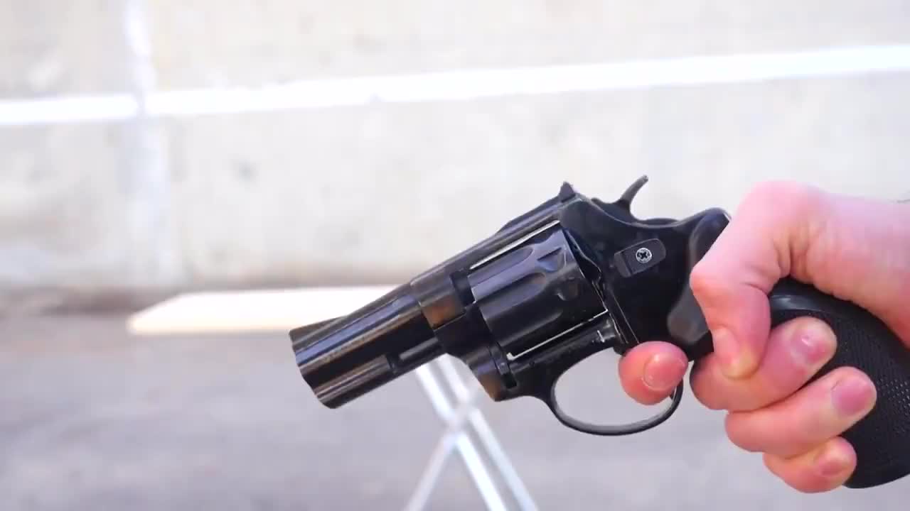 好奇实验一个视频告诉你发令枪的威力有多大