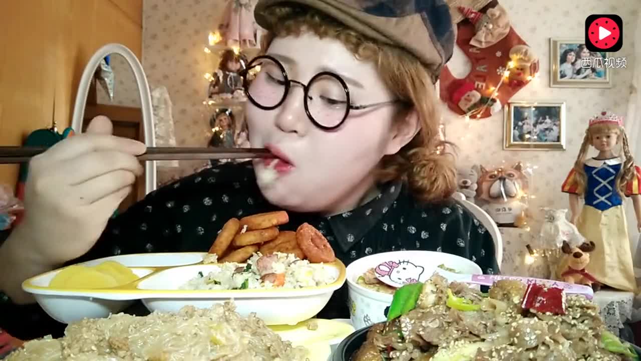 胖胖姐看着美吃相更美,自制自吃,这么漂亮的打扮有几个