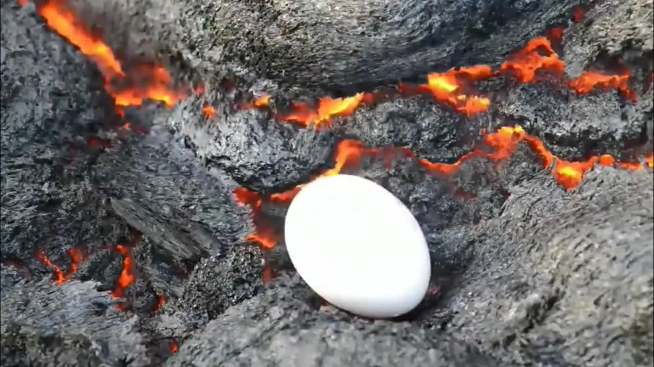实拍火山岩煎鸡蛋,煎熟仅需短短几秒