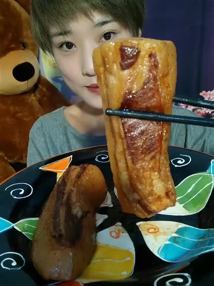 美女自做超肥五花肉,这么吃肥而不腻过瘾!