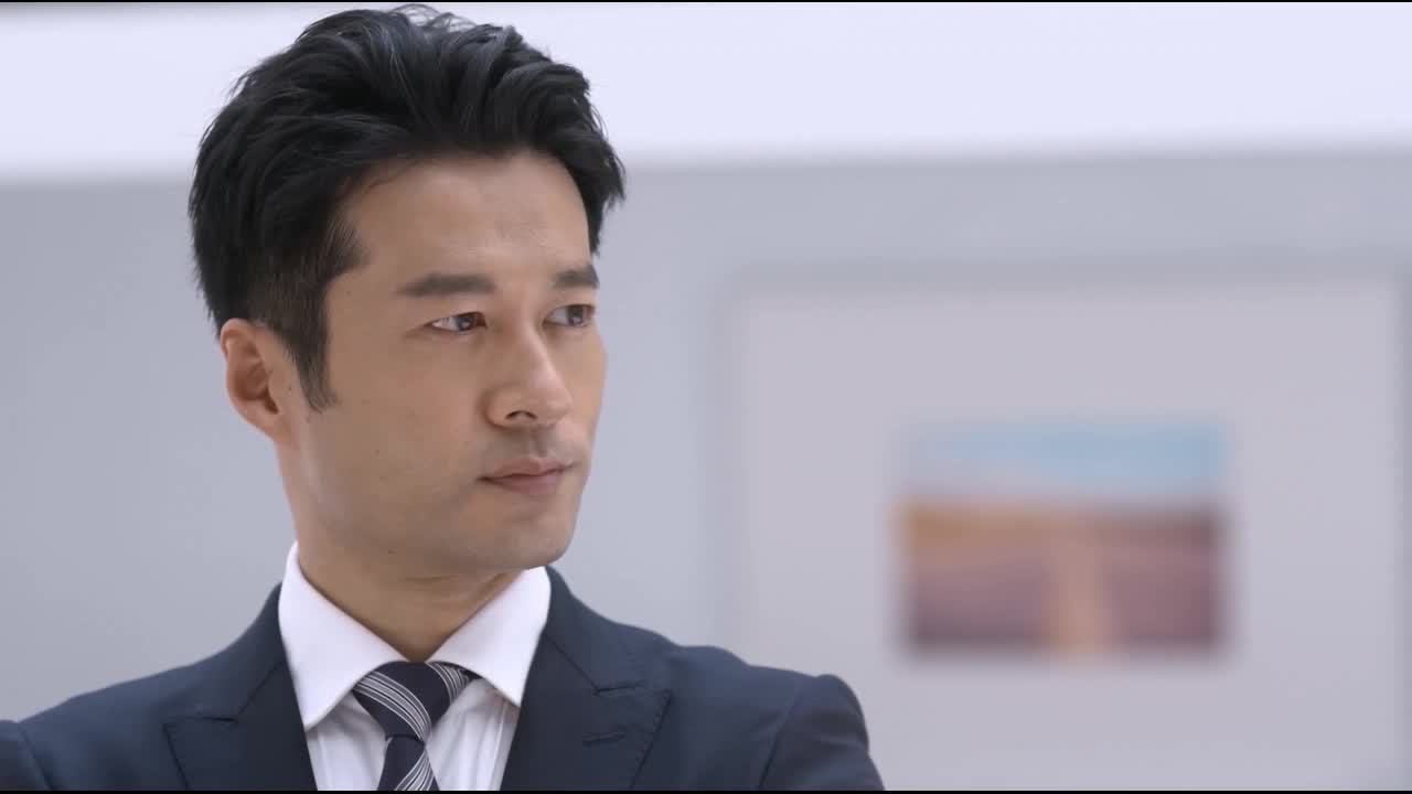 应晖见到以琛的优秀,后悔让默笙回国,准备更大的计划对付以琛!